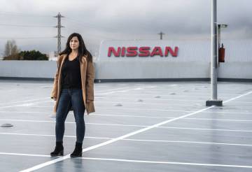 Yasmina López va treballar durant 15 anys a la planta de Nissan a la Zona Franca (Barcelona), fins que la multinacional va anunciar el tancament.