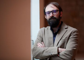 Juan Manuel Gil guanya el premi Biblioteca Breve de novel·la barrejant humor i nostàlgia
