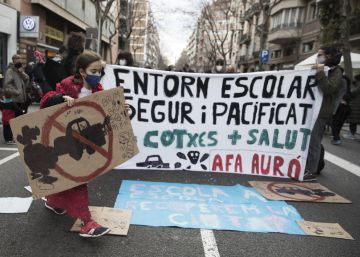 Colau respon a les protestes accelerant la pacificació d’entorns escolars
