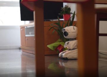 Mig centenar d’avis barcelonins provaran el robot social ARI el 2021