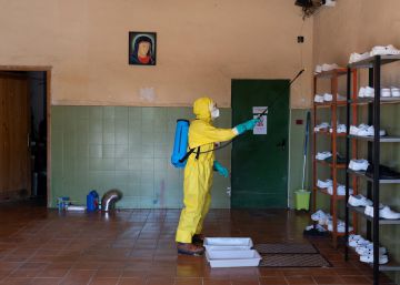 Un any fumigant contra el coronavirus i altres casos de “teatre pandèmic”