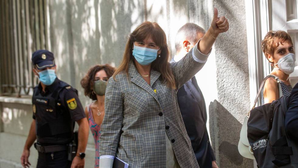 Borràs a la sortida del Suprem.