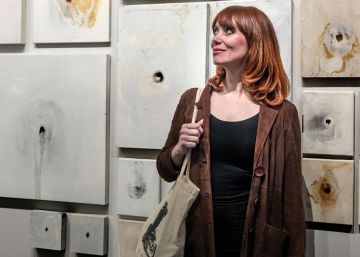 Paula Bonet pinta i novel·la la violència que exerceix l’home contra la dona a ‘L’anguila’