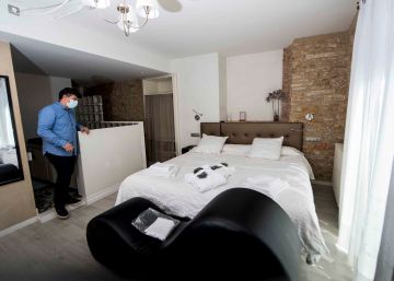 Reserves d’hotel anul·lades: “Venen ganes de plorar”