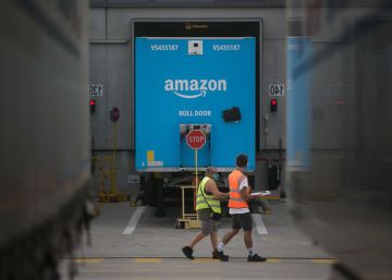 Barcelona estudia que la ‘taxa Amazon’ es cobri a través de l’estacionament