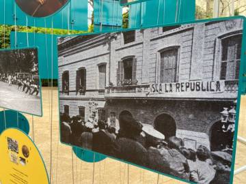 Proclamació de la República el 14 d'abril de 1931 a l'Ajuntament de Sabadell, que pot veure's a l'exposició del Palau Robert.