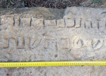 Trobada una làpida de la necròpolis jueva de Montjuïc