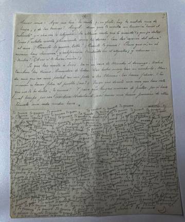 Versets (“Mueve esta palanca, lector curioso, y verás a Madelon buscando esposo”), dibuixos i composicions de tota mena (com un fotimer de “Te quiero” atapeïts i en totes direccions) eren freqüents en les cartes que Brossa va creuar amb Madelon Belle.