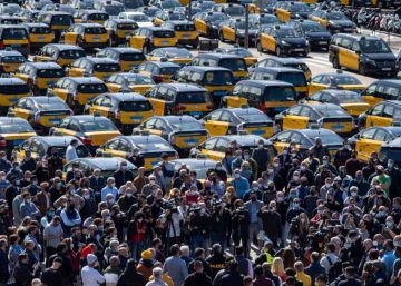 Uber llança el seu servei a preu tancat a Barcelona però la seva implantació és mínima