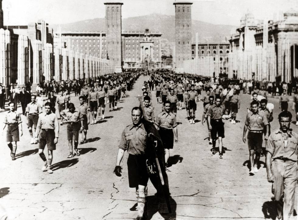 Desfilada d’octubre del 1933 de les Joventuts d’Esquerra Republicana d’Estat Català, les JEREC, a Montjuïc.