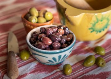 Olives trencades, amargues i negres