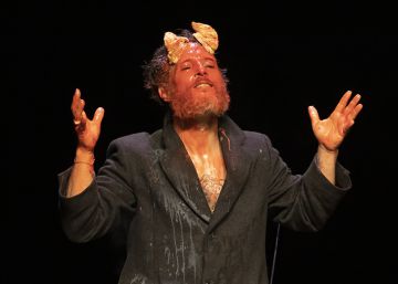 Jorge Albuerne buida tot el seu carregador a l’Antic Teatre