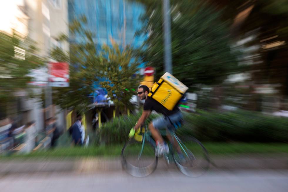 Els ‘riders’ ens parlen d’una ciutat que lentament es transforma.