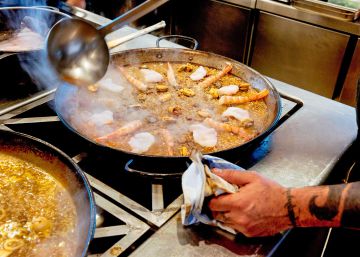 Cinc restaurants per encertar-la i provar els millors arrossos de Barcelona
