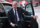El jurado accede al escrito en el que
Camps admitía ser culpable El jurado accede al escrito en el que
Camps admitía ser culpable