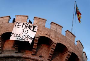 La particular 'crida' de los estudiantes desde las otras torres.