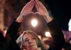 ‘Marea violeta’ contra el exalcalde