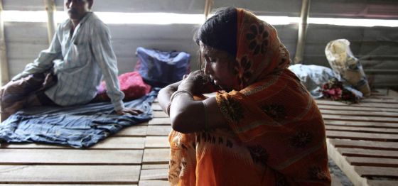 Una fotografía de una mujer quemada con ácido en Bangladesh. Una fotografía de una mujer quemada con ácido en Bangladesh.