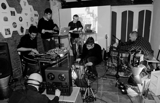 L'Orquesta Mundana, en La Clínica.