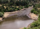 Una fisura en el embalse de Robledo de Chavela causa una fuga de lodos
