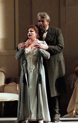 Mariella Devia y Joan Pons en una representación de La Traviata