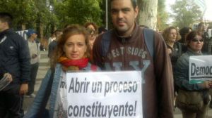 Dos de los afectados por el registro y las identificaciones en un autobús de Granada.