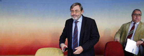 Jaime Lissavetzky hace públicas las conclusiones de los socialistas. Jaime Lissavetzky hace públicas las conclusiones de los socialistas.