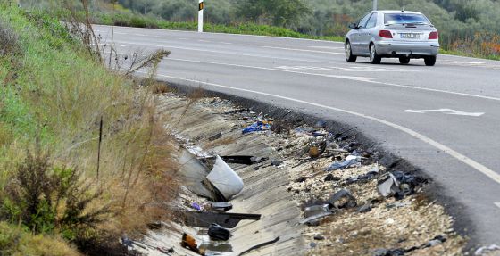 Restos del vehículo siniestrado en Montalbán.