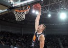 El Uxúe Bilbao Basket logra una victoria con triple premio