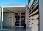 El viento obliga a desalojar los barracones de un IES de Benidorm