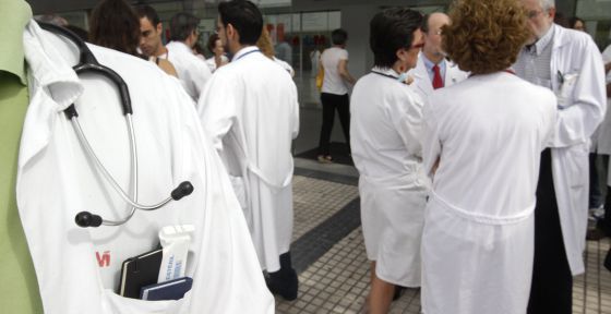 Sanidad no aclara si recuperará a los 400 despedidos del Puerta de Hierro
