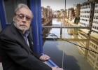 “Els partits ofeguen la democràcia”