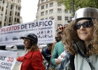 Decenas de ciclistas ridiculizan el uso del casco en las ciudades Decenas de ciclistas ridiculizan el uso del casco en las ciudades