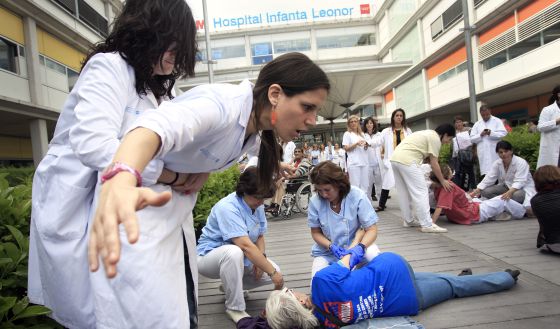 Los médicos ultiman el recurso judicial contra la privatización de hospitales