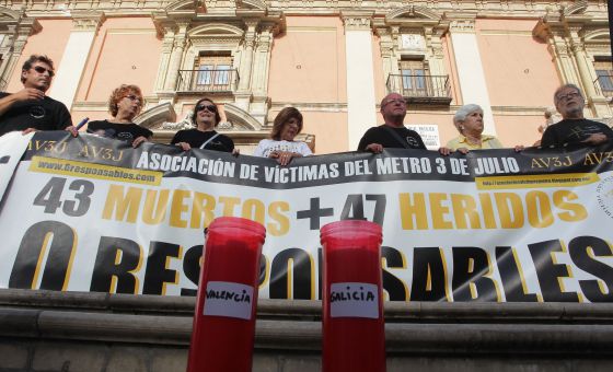Recuerdo de las víctimas de Valencia y Santiago.