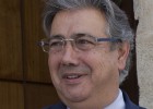 Zoido crea un puesto de dirección con un sueldo de 100.000 euros