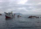 Un barco se hunde y vierte combustible frente a Palamós
