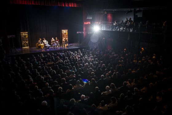 Aspecto que ofrecía la abarrotada sala Barts de Barcelona durante la charla de Andrea Camilleri.