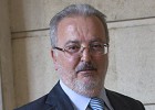 El juzgado de los ERE embarga tres viviendas al exconsejero Fernández