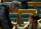 El Parlamento opta por el silencio ante Igeldo