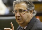Zoido traslada al defensor de la ciudadanía a un edificio sin Internet