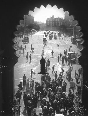 La Avenida Felipe II desde la Plaza de toros de Fuente del Berro.