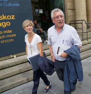 Gorka Landaburu y Pili Zabala, hermana de Joxi Zabala, el presuntro etarra asesinado por los GAL en 1983.