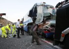Trenta ferits en un accident entre un camió i un autocar