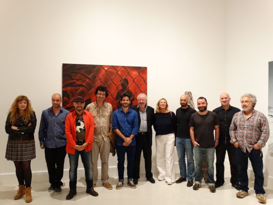 Algunos de los artistas que participan en 'Neighbours II' y el director del CAC (en el centro).