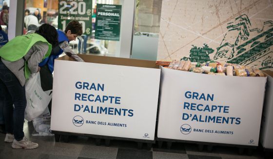 Contenedors per emmagatzemar els aliments recollits en el Gran Recapte.