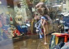 El Constitucional suspende la ley catalana de horarios comerciales