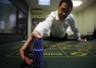 La Comunidad premiará fiscalmente a los casinos que no destruyan empleo