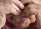 10.500 ancianos catalanes han recibido maltratos de sus familiares