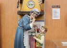 La abuela que alimenta al nieto se salva de la quema